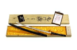 Cerna-katana---prekladana-ocel